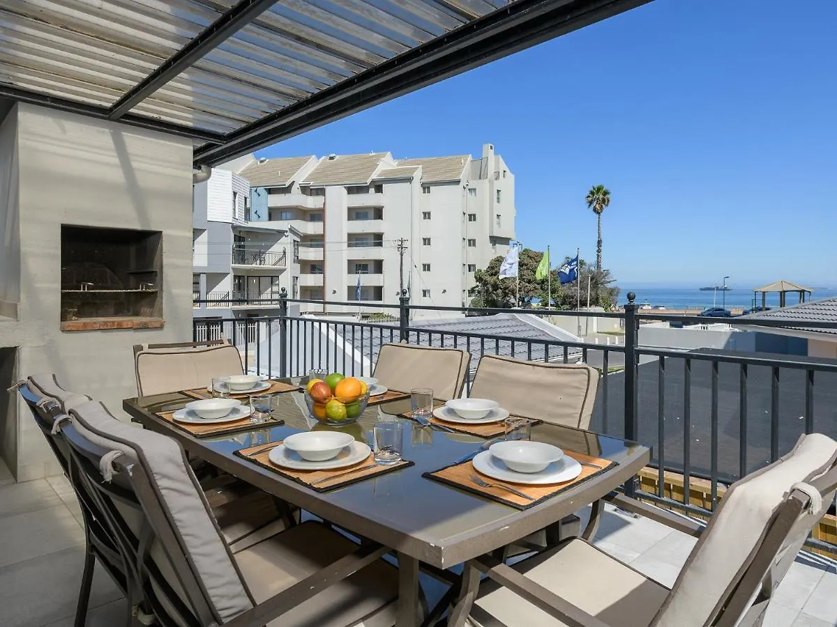 Table View Villas Bloubergstrand Apartment